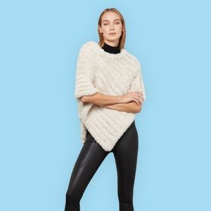 BCBG MAXAZRIA - NWT ADORABLE ELINOR FAUX FUR PONCHO CAPELET